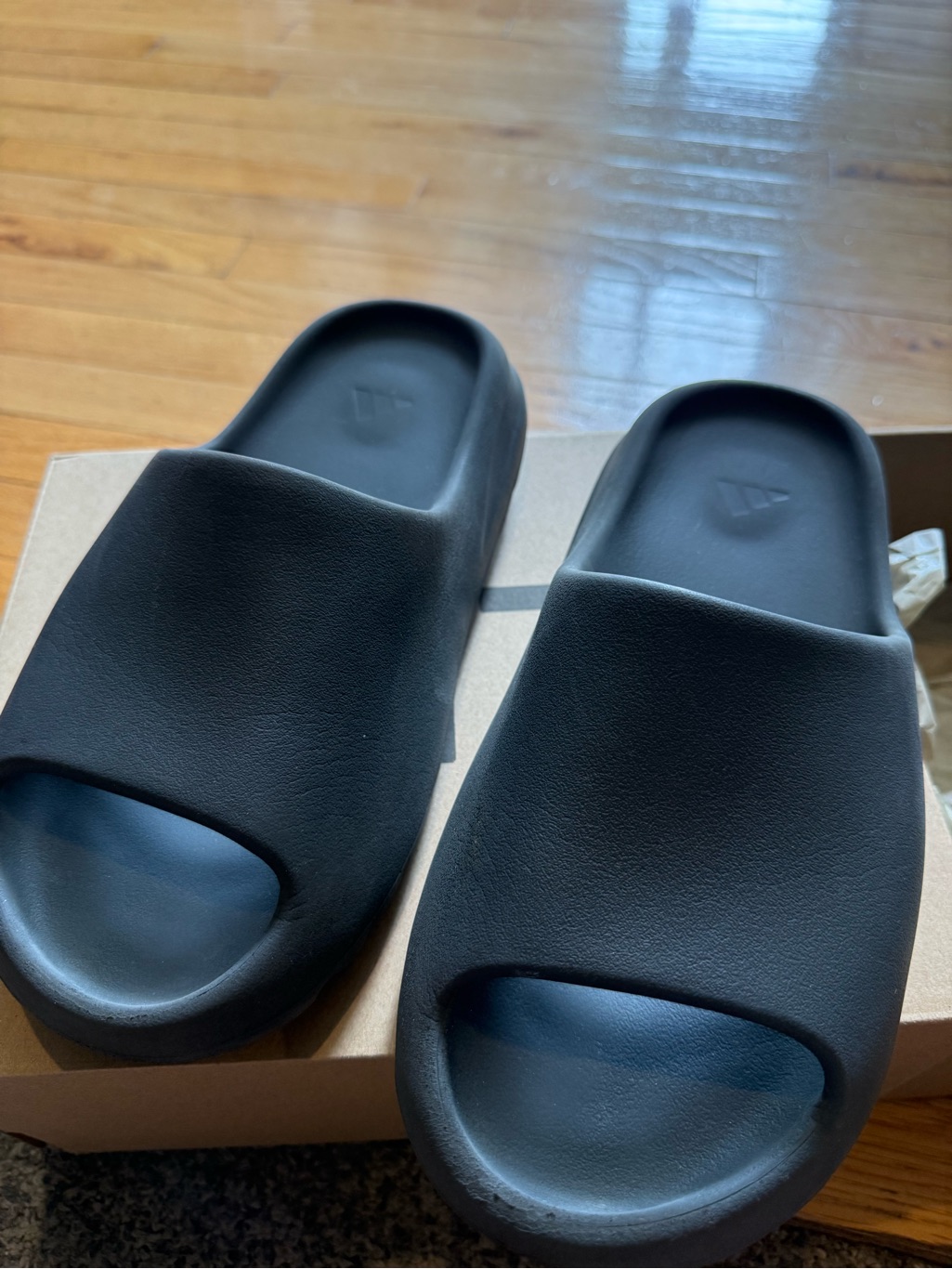 Adidas Yzy Slide In Slate Grey